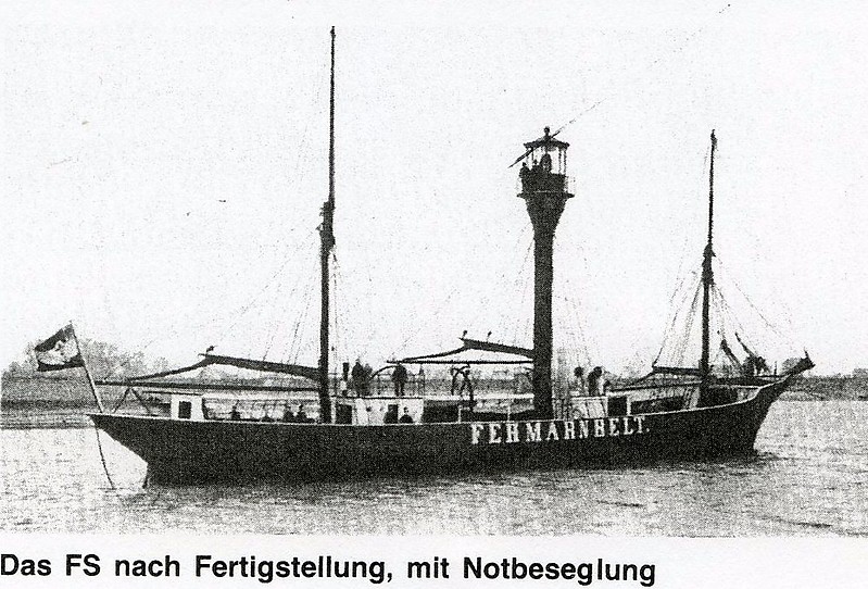  Fehmarnbelt Lightship - Historic picture
Pictured in 1904, new, she was the first lightship with a lightstand and gaslight.
Keywords: Germany;Lightship;Historic