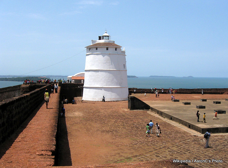 Arabian Sea / Goa / Fort Aguada Lighthouse (range rear)
The lighthouse stands on top of the Portugese fort from the 16th century.
Keywords: Arabian Sea;Goa;India