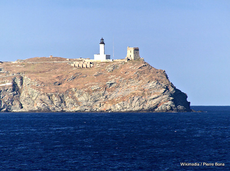Corsica / Cap Corse / Phare de Giraglia
Also seen the Genovese watchtower.
Keywords: Corsica;France;Ligurian Sea