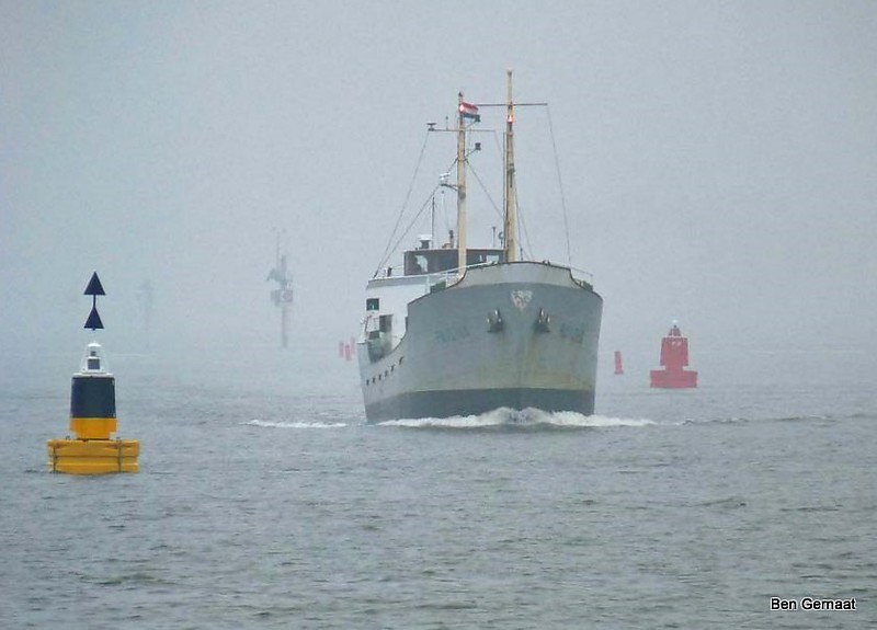 Waddenzee / Approach Harlingen / Pollendam
The fine Dutch, 1951 built coaster (ex)-Pavonis, imo 5064233 was for sale in Sweden. A Dutch female!! shiplover brought her back for preservation.
On this picture she's arriving out of the fog in Harlingen.
Keywords: Harlingen;North Sea;Netherlands