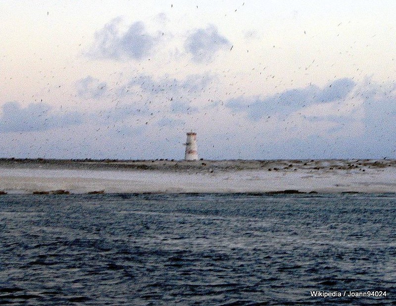 Pacific Ocean / Line Islands / Jarvis Island Lighthouse
Picture full of seagulls.
Keywords: Pacific Ocean;Line Islands;Jarvis Island;United States