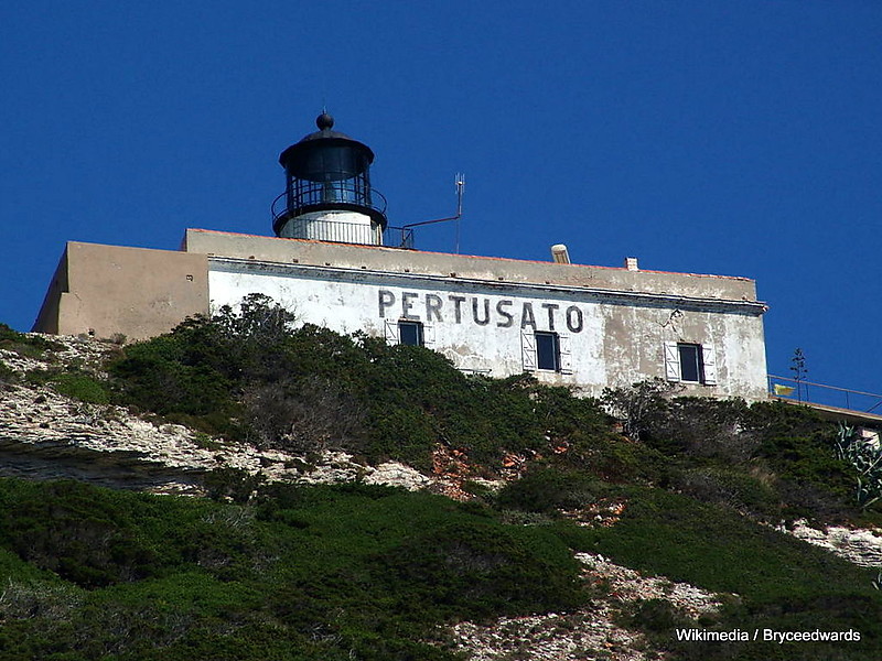 Corsica / Bonifacio / Phare de Pertusato
Keywords: Corsica;France;Mediterranean sea;Strait Bonifacio