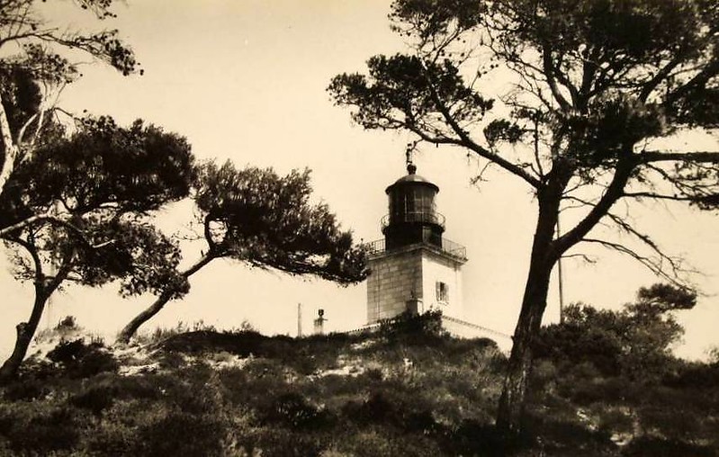 Cote d`Azur / Var / Porquerolles / Cap d`Arme / Rocher de la Croix Lighthouse
Historic picture
AKA Porquerolles, Rocher de la Croix
Keywords: Hyeres;France;Mediterranean sea;Historic