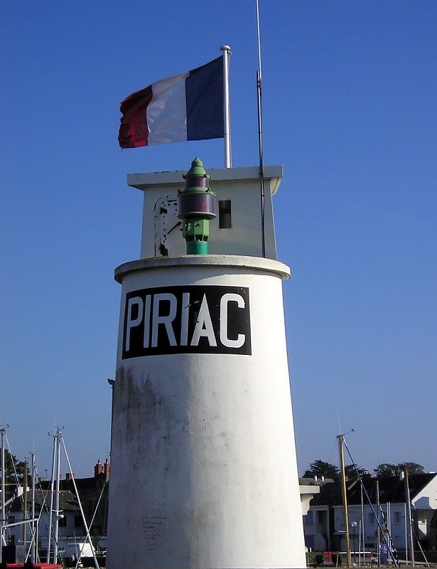 Loire-Atlantique / Piriac-sur-Mer / Quai de Verdun Head Light
Keywords: France;Loire;Loire-Atlantique;Piriac-Sur-Mer;Bay of Biscay;Lamp