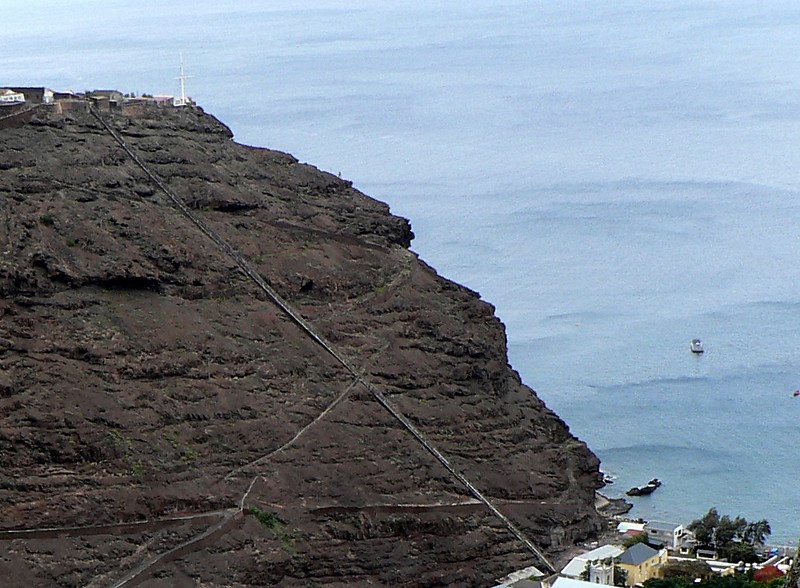 Saint Helena Island / James Bay - Jamestown / Ladder Hill Leading Lights
Front light in profile 30 meters downhill.
Rear Light is poorly seen on the brick angle at right of the ladder.
Keywords: Saint Helena;Atlantic ocean;United Kingdom;Jamestown
