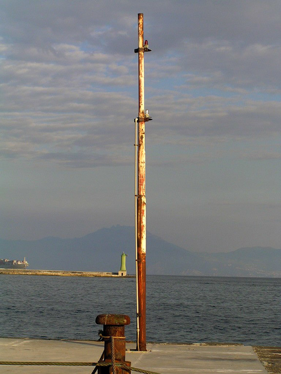 NAPOLI - Bacino Grande - Dry Dock No 3 - S Corner light
Keywords: Naples;Italy;Tyrrhenian Sea