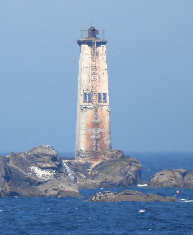 BRITTANY - Corn-Carhai (Cornar C'haé) Lighthouse
Keywords: Brittany;English Channel;France;Offshore