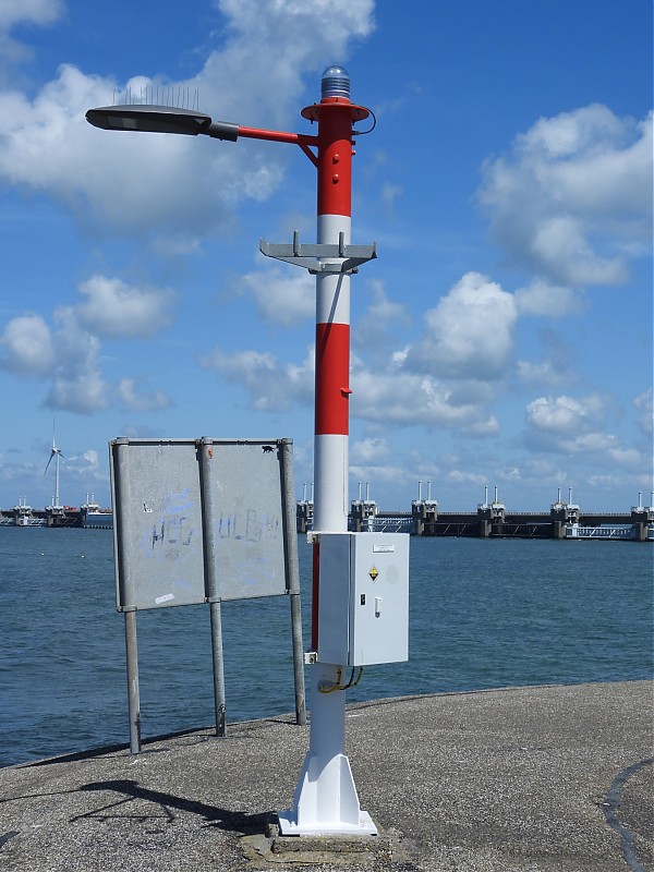 OOSTERSCHELDE - Neeltje Jans - Refuge - E Side light
Keywords: Netherlands;Oosterschelde