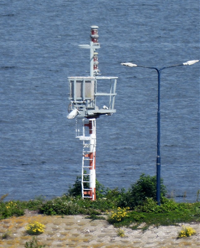 OOSTERSCHELDE - Krammer Locks - Yacht Lock - W entrance E Mole Head light
Keywords: Netherlands;Oosterschelde