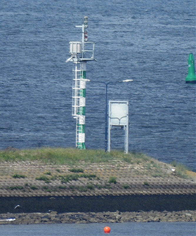 OOSTERSCHELDE - Krammer Locks - W side S Breakwater Head light
Keywords: Netherlands;Oosterschelde