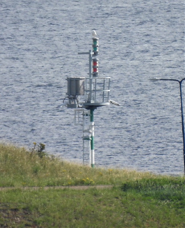 OOSTERSCHELDE - Krammer Locks - Yacht Lock - E side N Breakwater Head light
Keywords: Netherlands;Oosterschelde