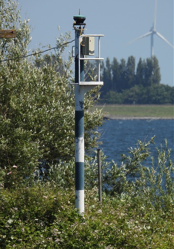 HELLEVOETSLUIS - Commercial Harbour - E side light
Keywords: Netherlands;Hellevoetsluis;Haringvliet