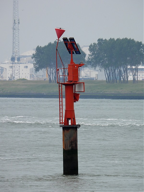 ROTTERDAM - Europoort - Rotterdamsche Waterweg - No 4 light
Keywords: Netherlands;Rotterdam;North sea;Maas;Offshore