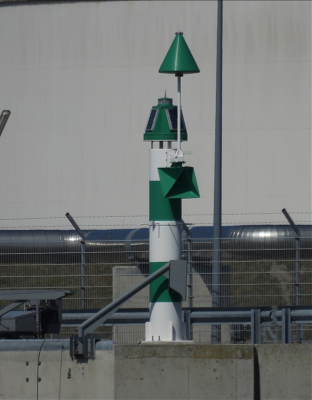 ROTTERDAM - Europoort - Beerkanaal - Yangtzekanaal - Yukonhaven E Side light
Keywords: Rotterdam;Europort;Netherlands;North sea