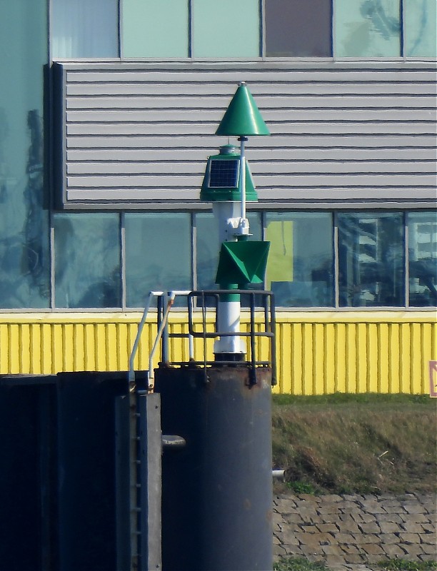 ROTTERDAM - Europoort - Beerkanaal - Pistoolhaven - S Breakwater Head light
Keywords: Netherlands;Rotterdam;North sea;Maas