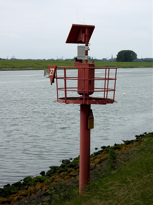 ROTTERDAM - Europoort - Beerkanaal - Hartelkanaal - No 27 light
Keywords: Netherlands;Rotterdam;North sea