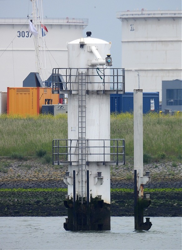 ROTTERDAM - Europoort - Calandkanaal - WMO light
Keywords: Netherlands;Rotterdam;North sea;Offshore