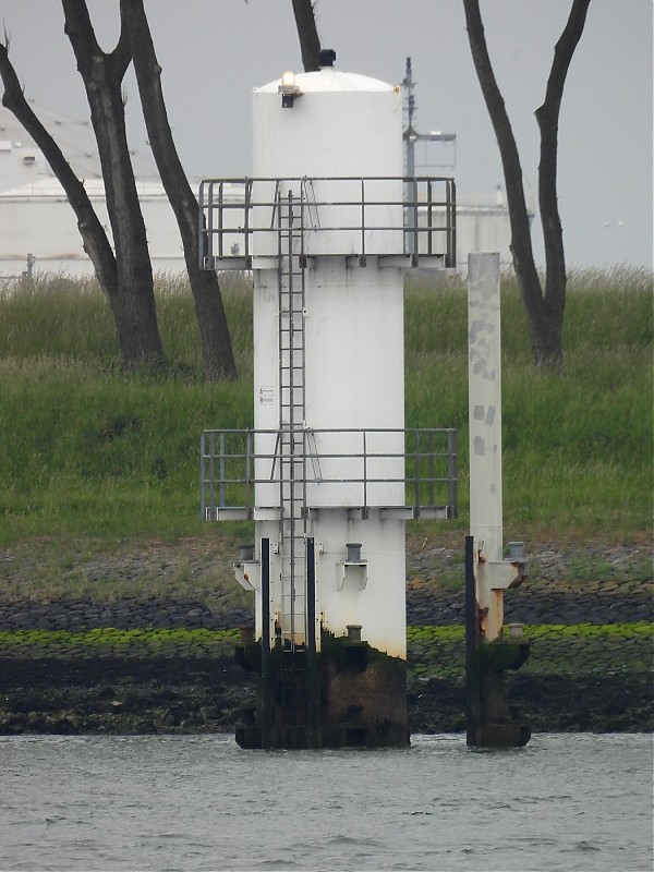 ROTTERDAM - Europoort - Calandkanaal - WMO light
Keywords: Netherlands;Rotterdam;North sea;Offshore