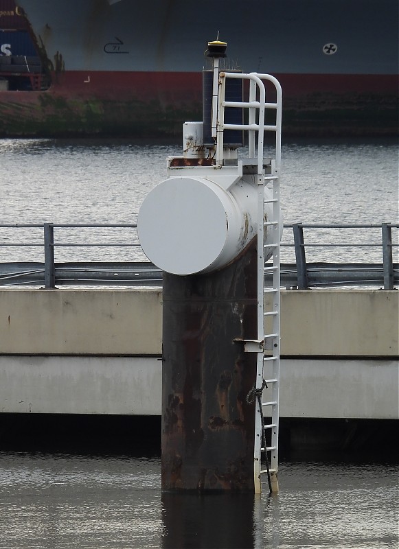 ROTTERDAM - Europoort - Calandkanaal - Londenhaven - E end light
Keywords: Netherlands;Rotterdam;North sea