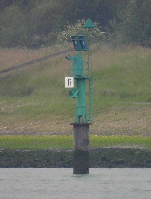 ROTTERDAM - Rotterdamsche Waterweg (Nieuwe Waterweg) - Maassluis - No 17 light
Keywords: Netherlands;Rotterdam;North sea;Offshore