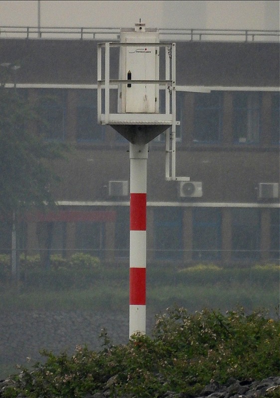 ROTTERDAM - Nieuwe Maas - Vlaardingen - Koningin Wilhelminahaven - Entrance W side light
Keywords: Netherlands;Rotterdam;North sea