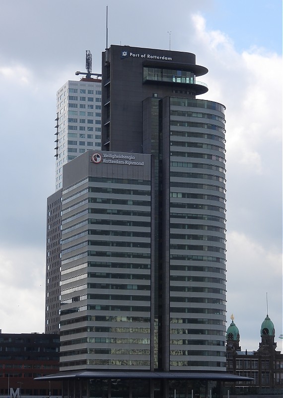 ROTTERDAM - Nieuwe Maas - World Port Centre - Stadsgebied Rotterdam light
Keywords: Netherlands;Rotterdam;North sea;Maas