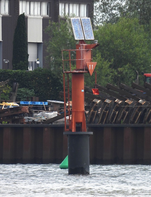 ROTTERDAM - Nieuwe Maas - Kleine Zaag - No 11 light
Keywords: Netherlands;Rotterdam;North sea;River Noord