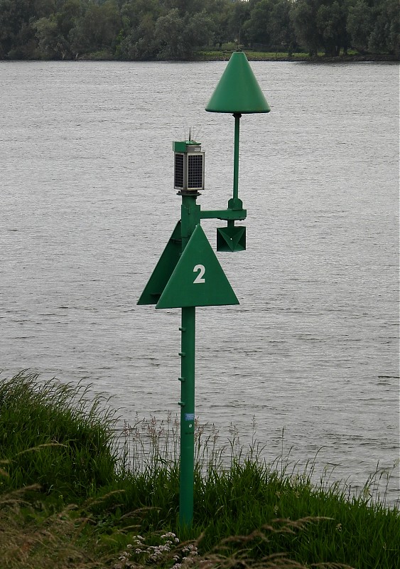 ROTTERDAM - River Noord - Lek S Shore - No 2 light
Keywords: Netherlands;Rotterdam;North sea;River Noord