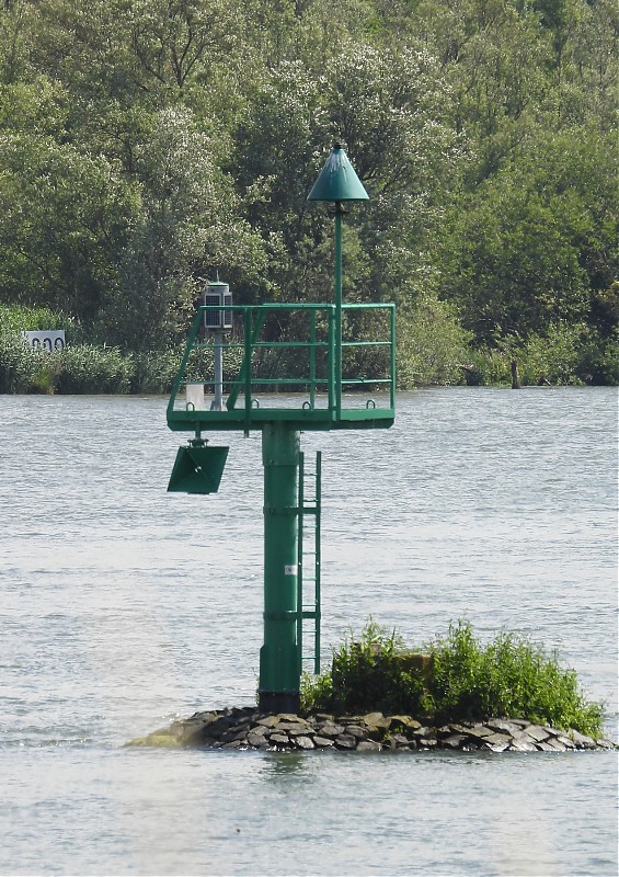 ROTTERDAM - Oude Maas - Spijkenisse - No 5 light
Keywords: Netherlands;Rotterdam;North sea;Maas