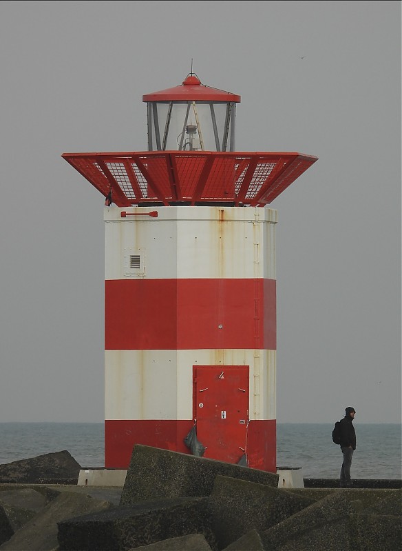 SCHEVENINGEN - Outer Harbour - NE Mole - Head light
Keywords: Den Haag;Netherlands;North Sea;Scheveningen