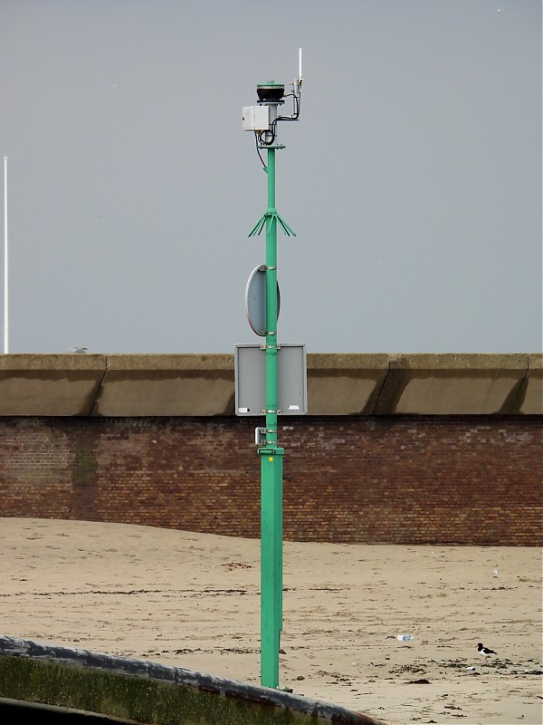 SCHEVENINGEN - Voorhaven - S side light
Keywords: Den Haag;Netherlands;North Sea;Scheveningen