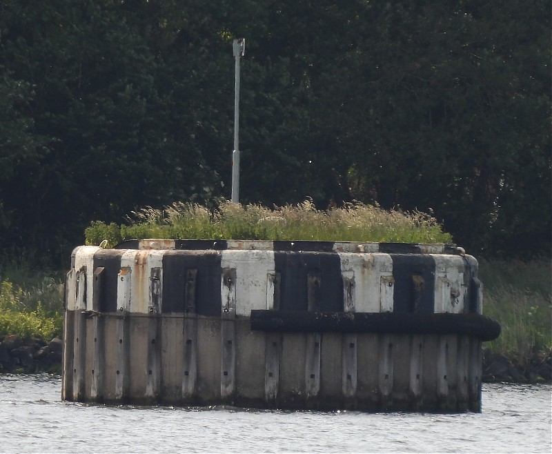 NORDZEEKANAAL - Kruithaven light
Keywords: Amsterdam;Nordzeekanaal;North Sea;Netherlands