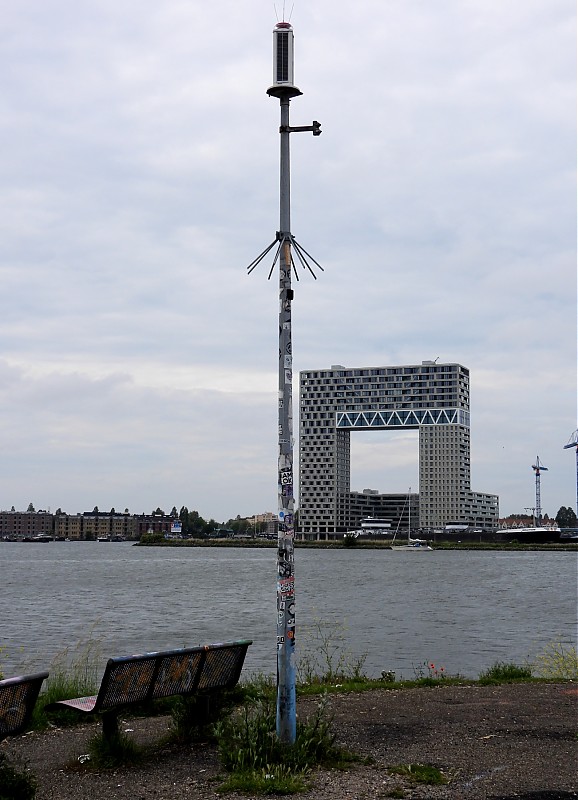 AMSTERDAM - Zijkanaal I - Entrance - W side light
Keywords: Amsterdam;Nordzeekanaal;North Sea;Netherlands