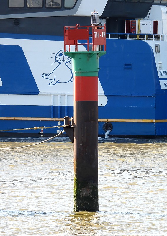 HARLINGEN - TH-1H light
Keywords: Harlingen;Netherlands;North sea;Offshore