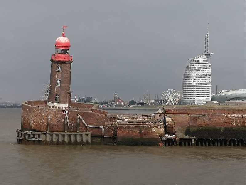 BREMERHAVEN - Geeste - Vorhafen - North Mole Lighthouse - Collapsed
Keywords: Bremerhaven;Germany;North sea