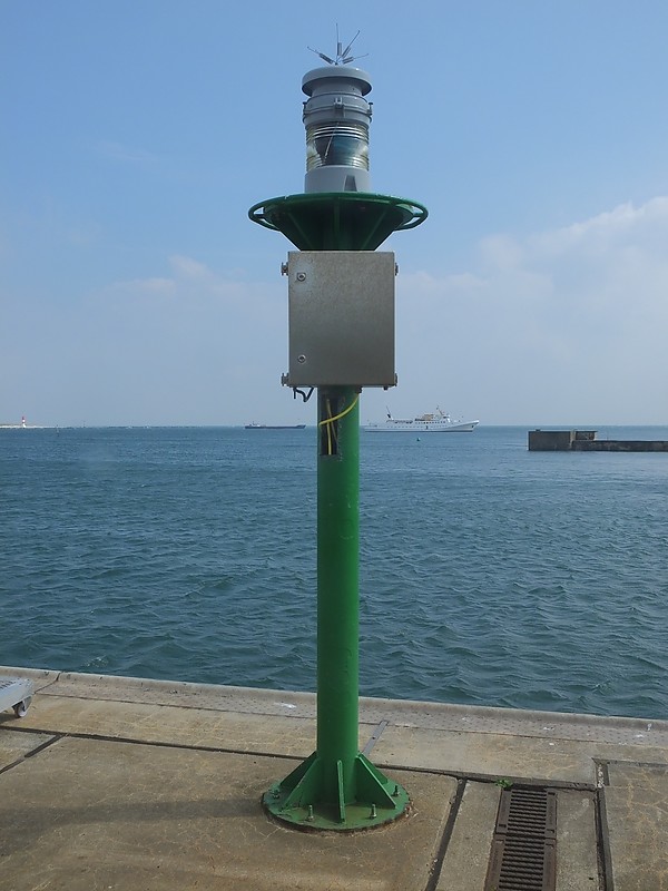 HELGOLAND - Binnenhafen - W side entrance light
Keywords: Helgoland;Germany;North sea