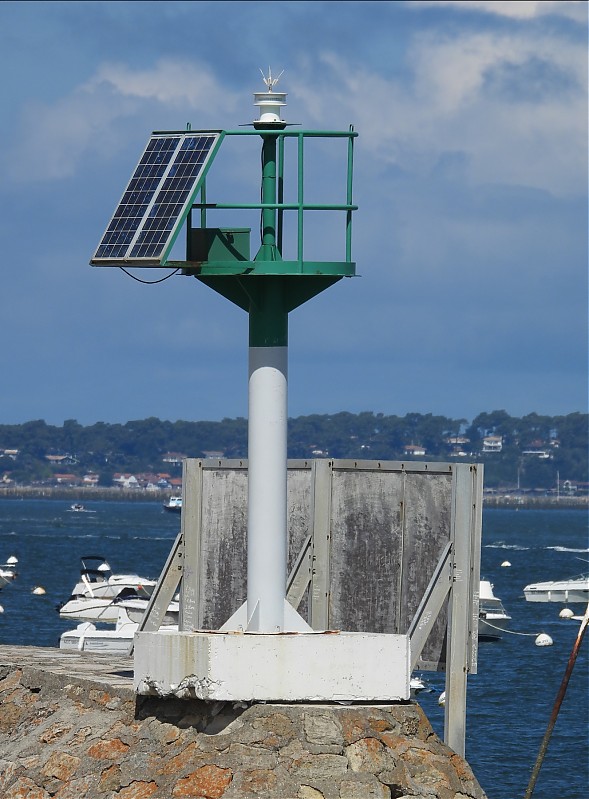 ARCACHON - Marina - W Jetty - Head light
Keywords: Nouvelle-Aquitaine;France;Bay of Biscay