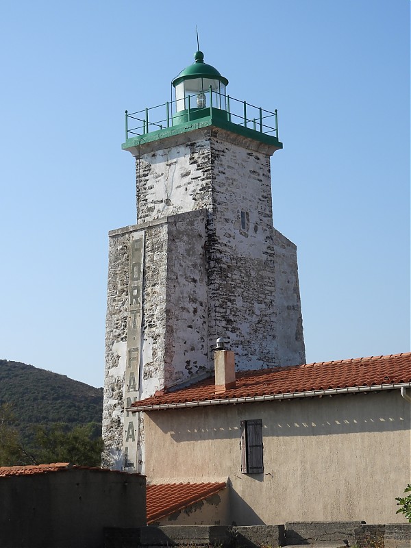 PORT-VENDRES - Fort du Fanal - Entrance - W side Lighthouse
Keywords: France;Mediterranean sea;Languedoc-Roussillon;Port-Vendres