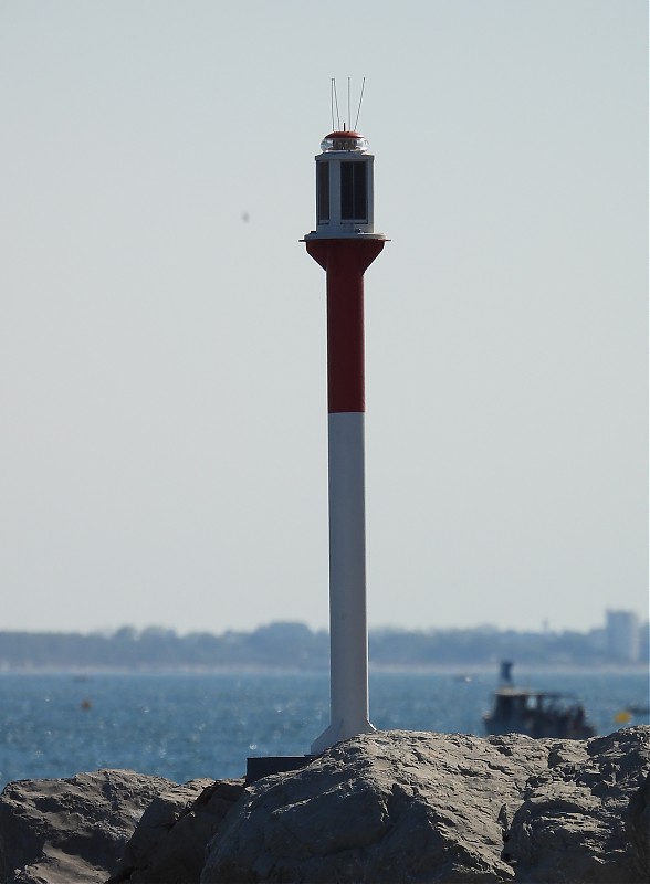 PALAVAS-LES-FLOTS - Marina - Le Lez - E side light
Keywords: France;Mediterranean sea;Languedoc-Roussillon