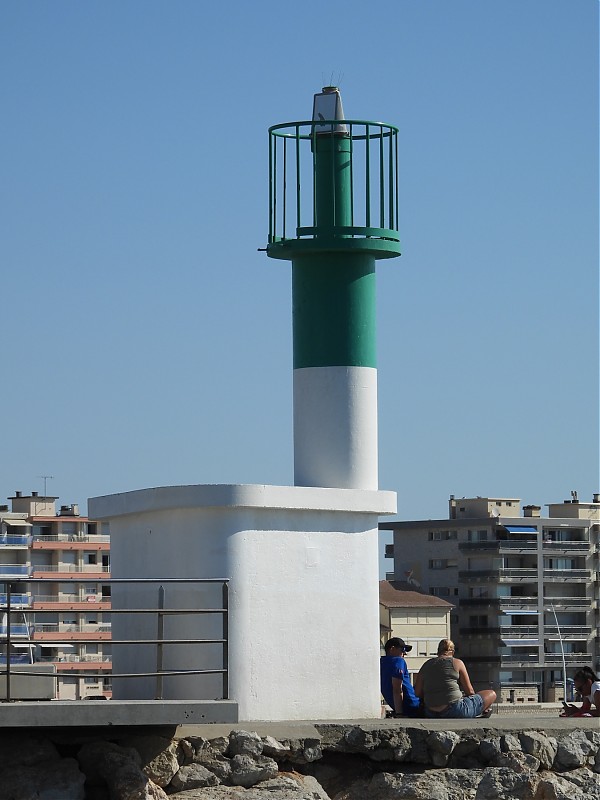 PALAVAS-LES-FLOTS - Marina - Le Lez - Elbow light
Keywords: France;Mediterranean sea;Languedoc-Roussillon