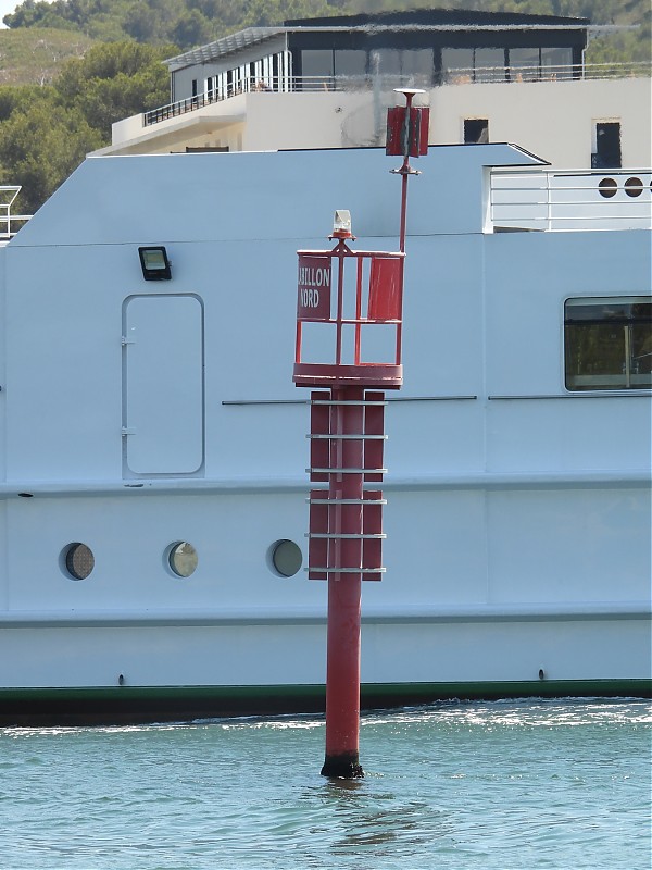 MARTIGUES - Canal de Caronte - Labillon N light
Keywords: France;Etang de Berre;Mediterranean sea;Offshore