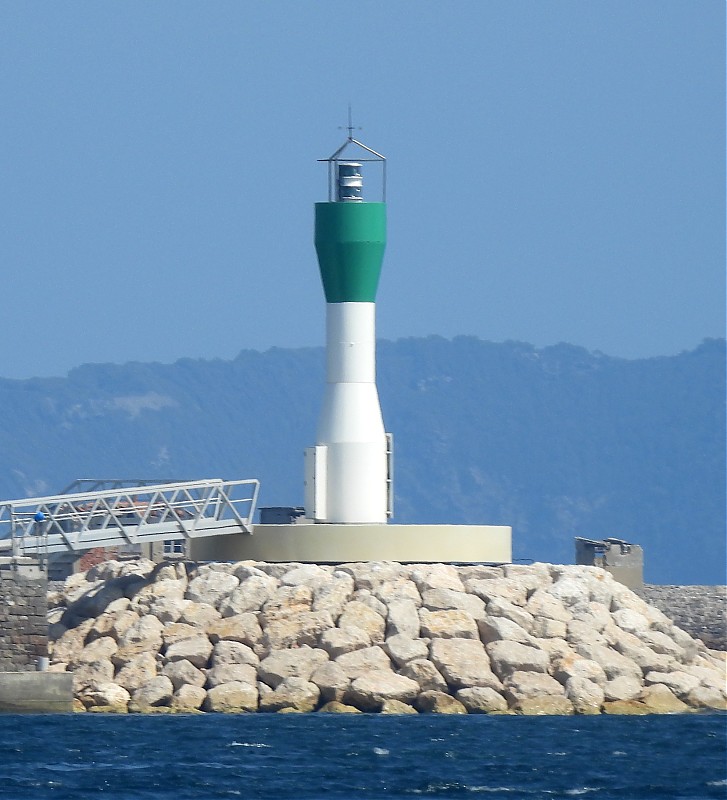 TOULON - Grand Jetée - S Head light
Keywords: Toulon;France;Mediterranean sea