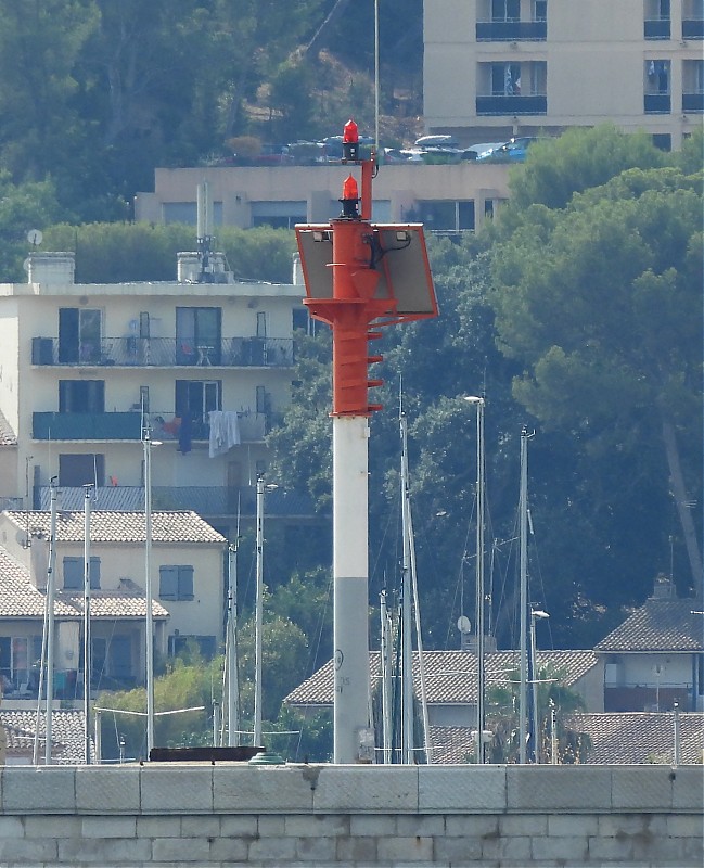 TOULON - Pointe de la Vielle light
Keywords: Toulon;France;Mediterranean sea