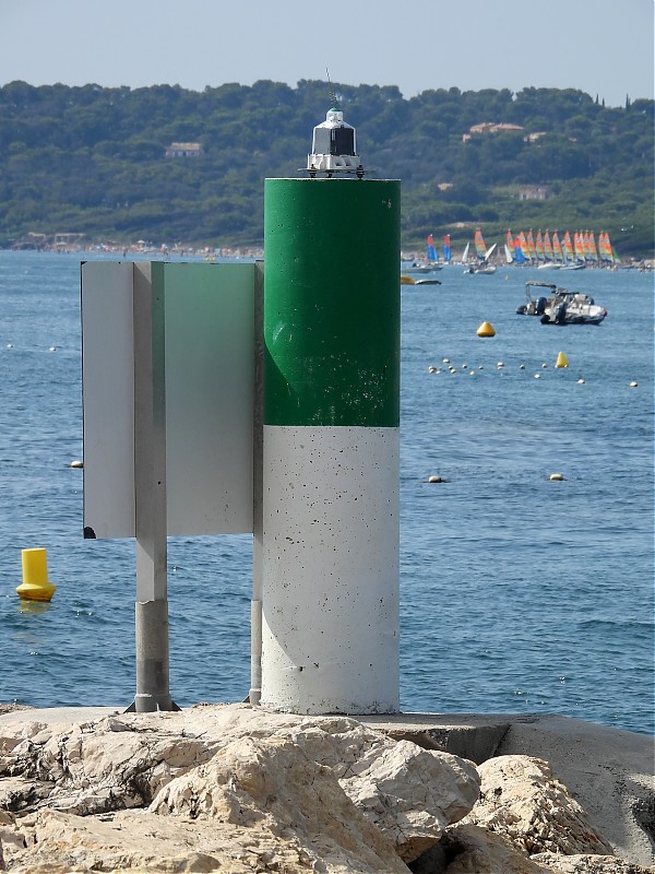 LA CAPTE - E Jetty - Spur light
Keywords: France;Mediterranean sea;Cote-d-Azur