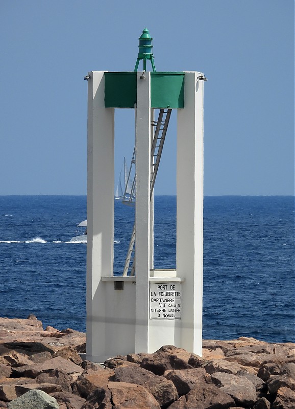 MIRAMAR - Jetty - Head light
Keywords: France;Mediterranean sea;Cote-d-Azur