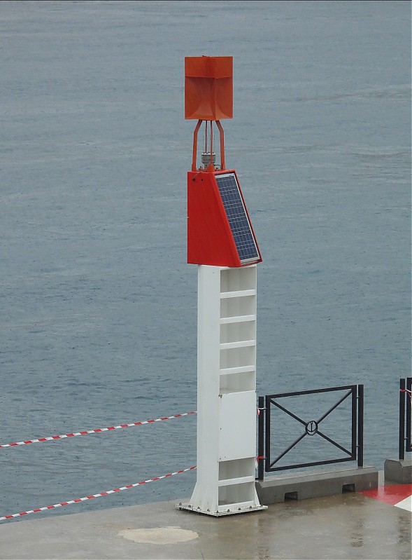 NICE / NIZZA - Basin des Amiraux - S Side - NGV Wharf light
Keywords: France;Mediterranean sea;Cote-d-Azur;Nice