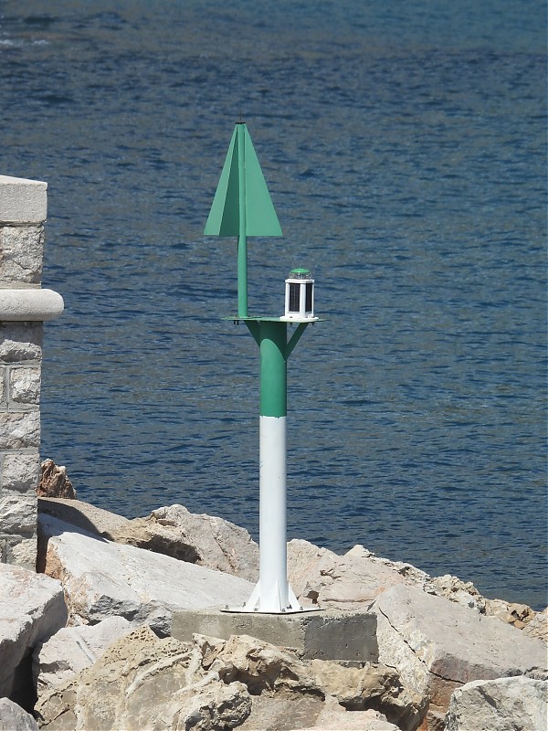 MENTON - N Jetty - Head light
Keywords: France;Cote-d-Azur;Mediterranean sea;Menton