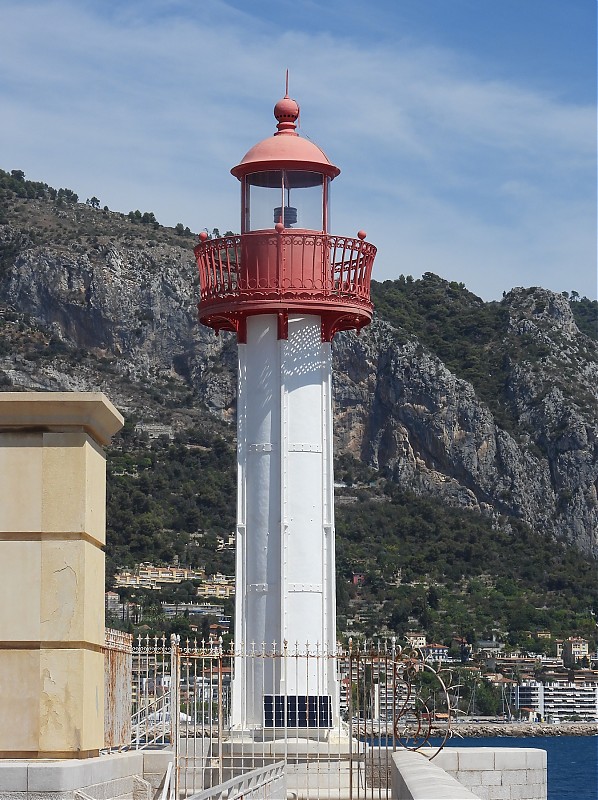 MENTON - S Jetty - Head lighthouse
Keywords: France;Cote-d-Azur;Mediterranean sea;Menton