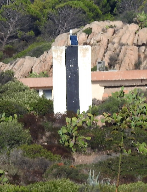 SARDINIA - Isola della Maddalena - Ldg Lts Front - Isola Chiesa light
Keywords: Sardinia;Italy;Mediterranean sea;Isola della Maddalena