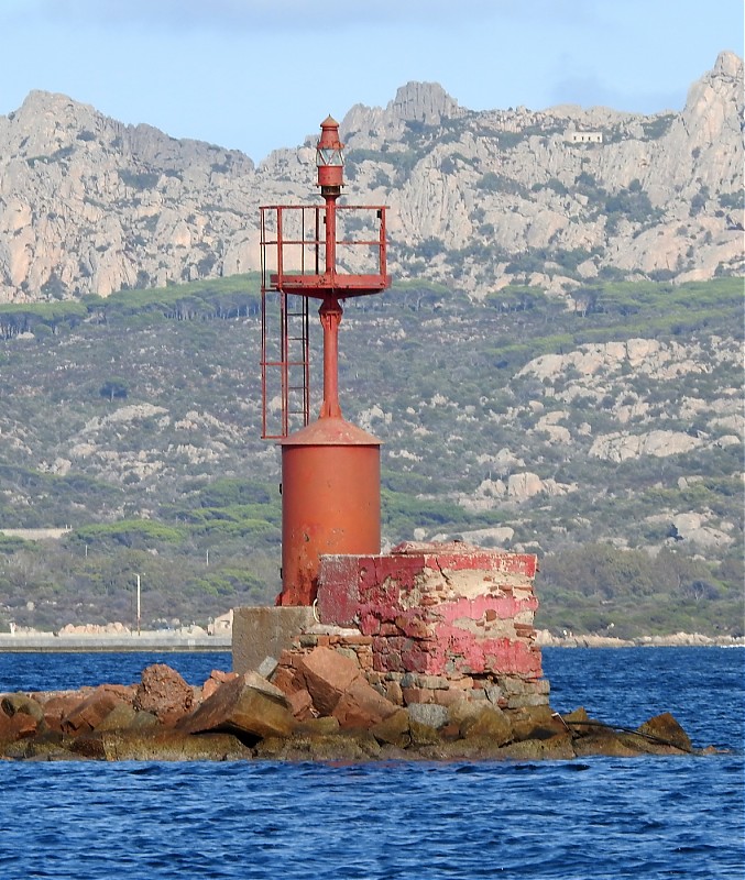 SARDINIA - Isola della Maddalena - Isola Chiesa - Breakwater Head light
Keywords: Sardinia;Italy;Mediterranean sea;Isola della Maddalena